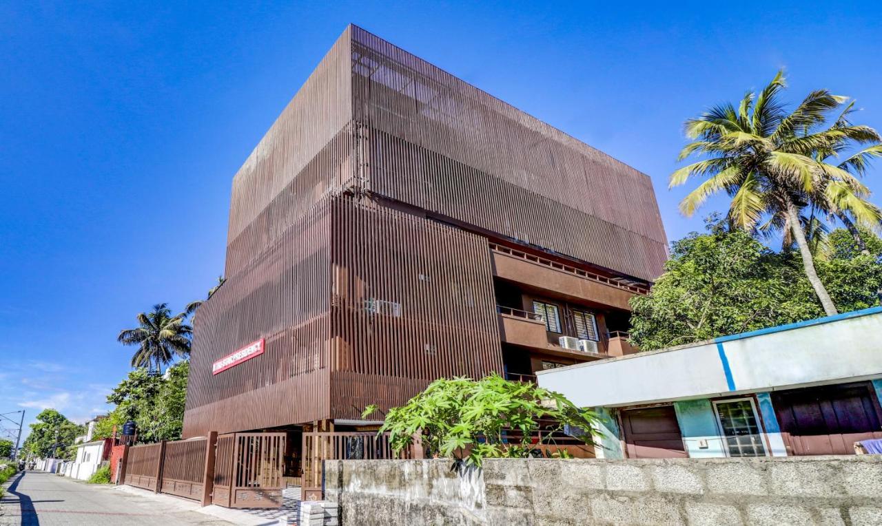 Tri-Star Presidency Kochi Exterior photo