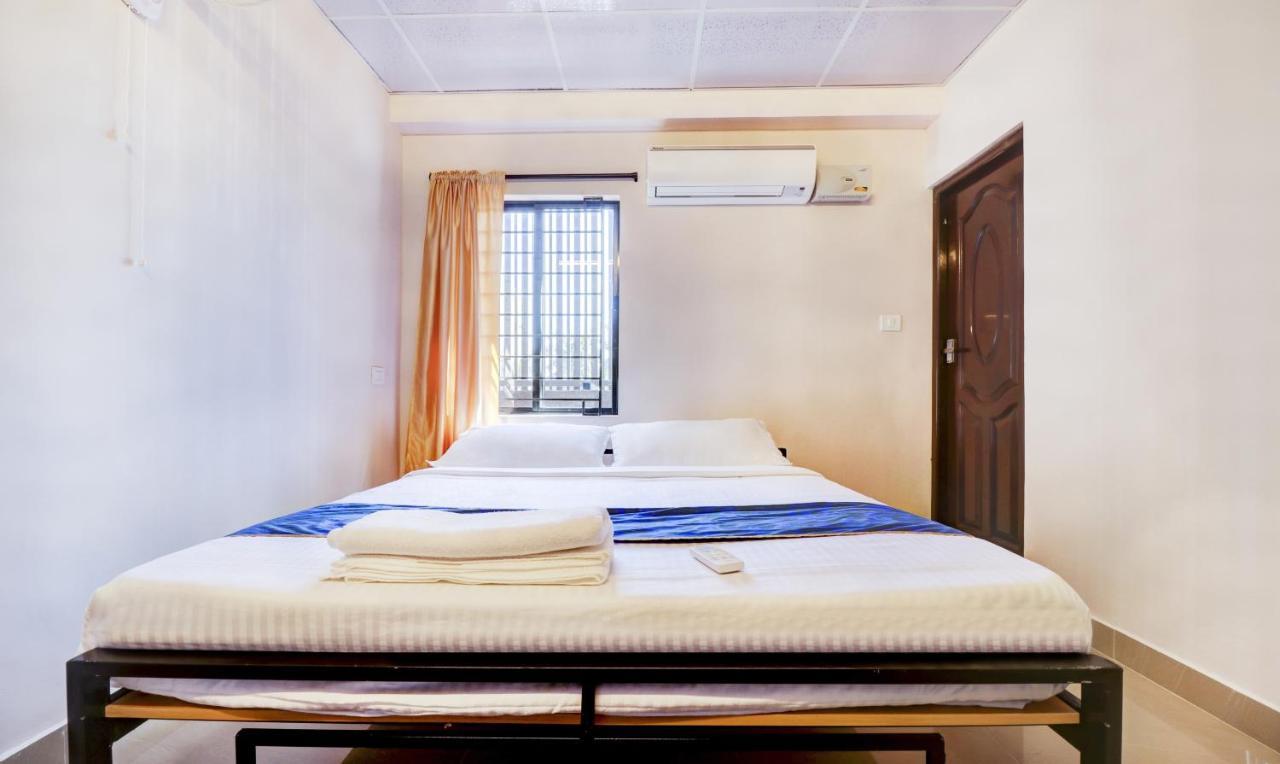 Tri-Star Presidency Kochi Exterior photo