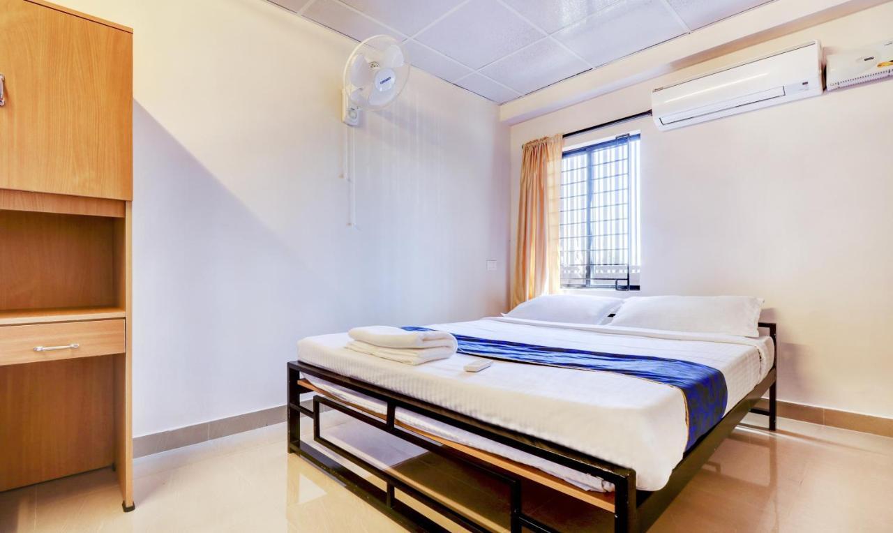 Tri-Star Presidency Kochi Exterior photo
