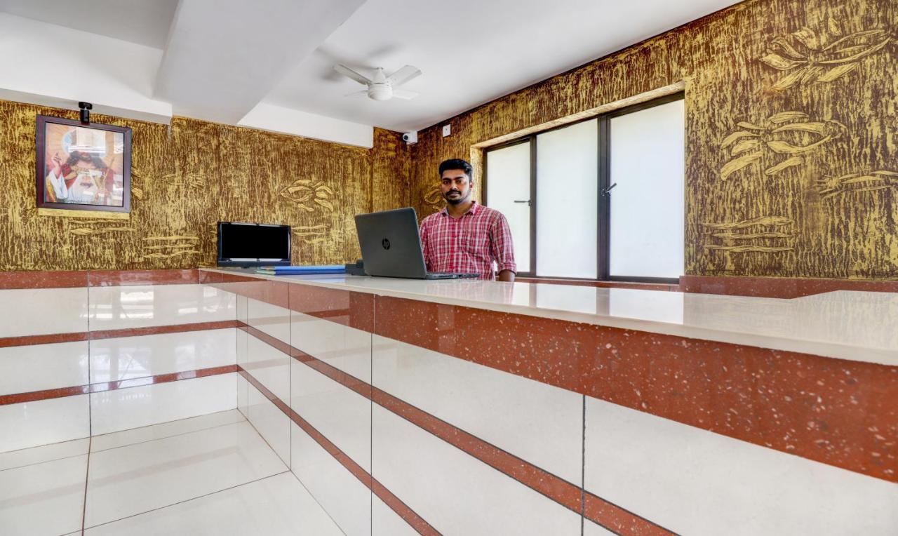 Tri-Star Presidency Kochi Exterior photo