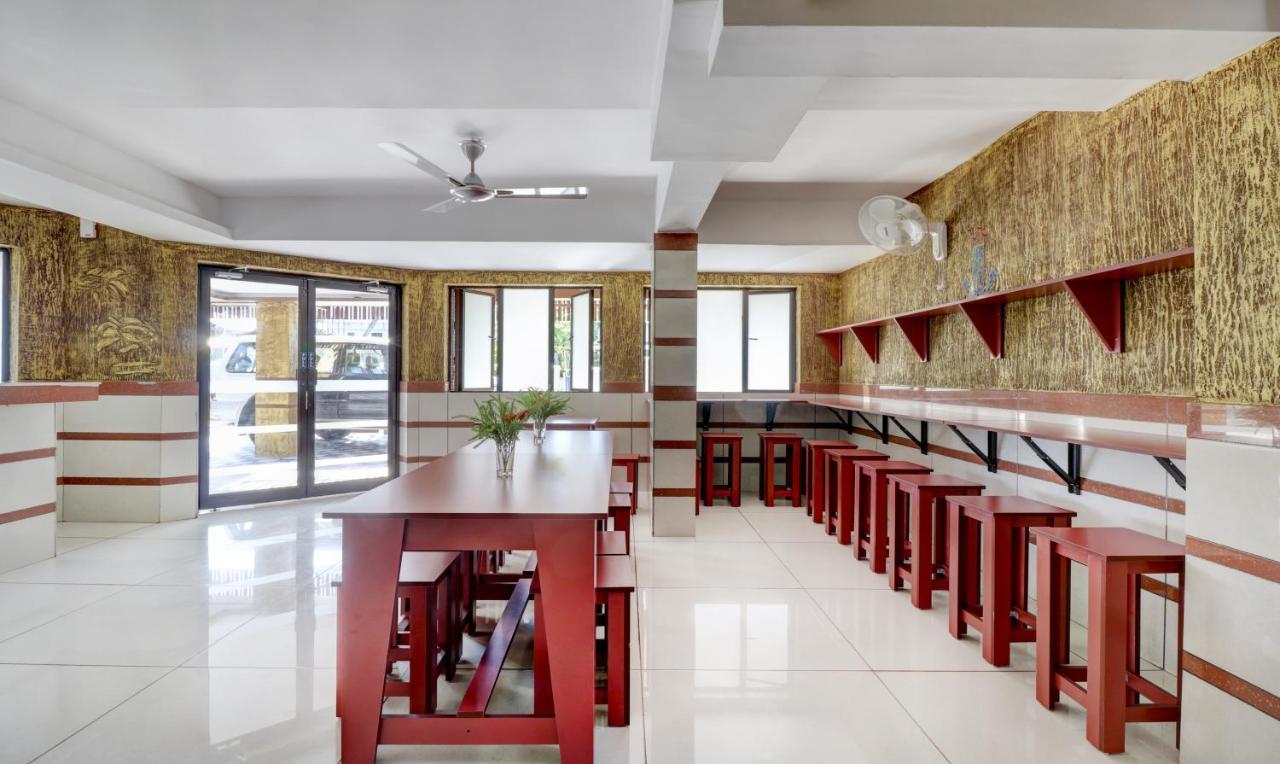 Tri-Star Presidency Kochi Exterior photo